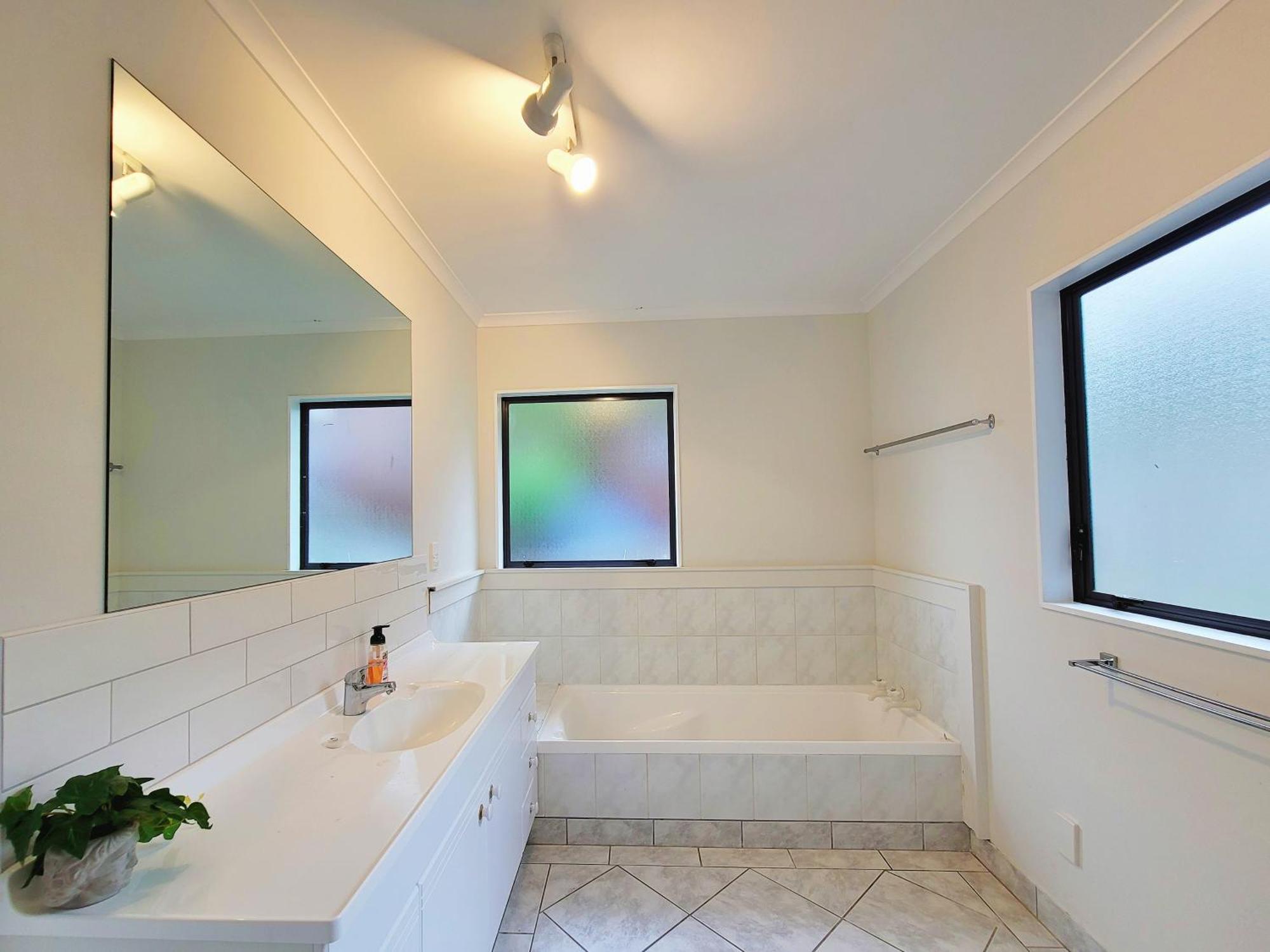 Sea View 5 Bedroom Holiday House Whangaparaoa Dış mekan fotoğraf